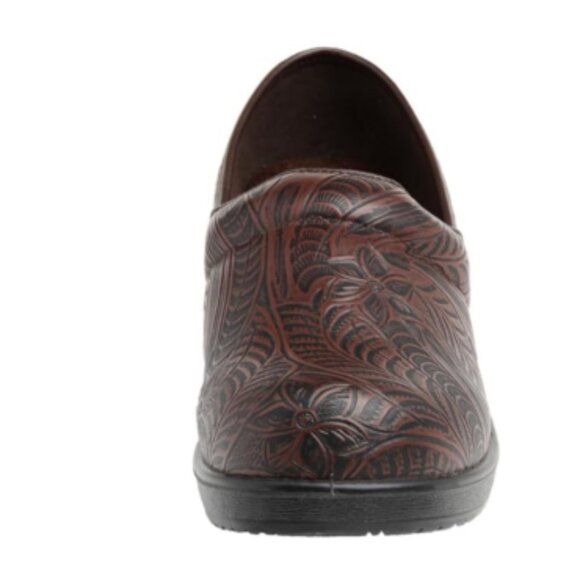 CUSHIONAIRE Clair Vegan Tooled Leather Comfort Clogs Women Brown 🆕📦🏃 💨⚡🚚 - Picture 5 of 15